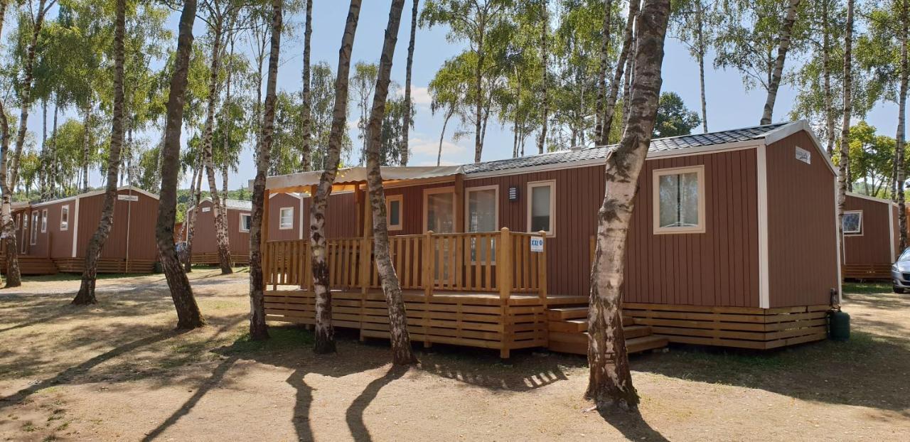 Mobil Homes Xxl2 4 Chambres - Camping Le Ranch Des Volcans Châtel-Guyon Exterior foto
